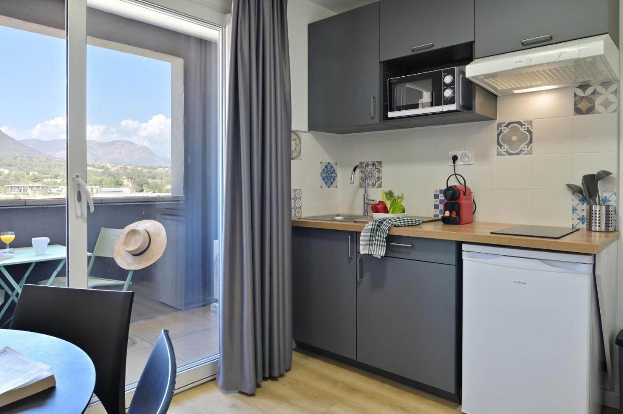 Residence Easy Lodge Аячо Екстериор снимка